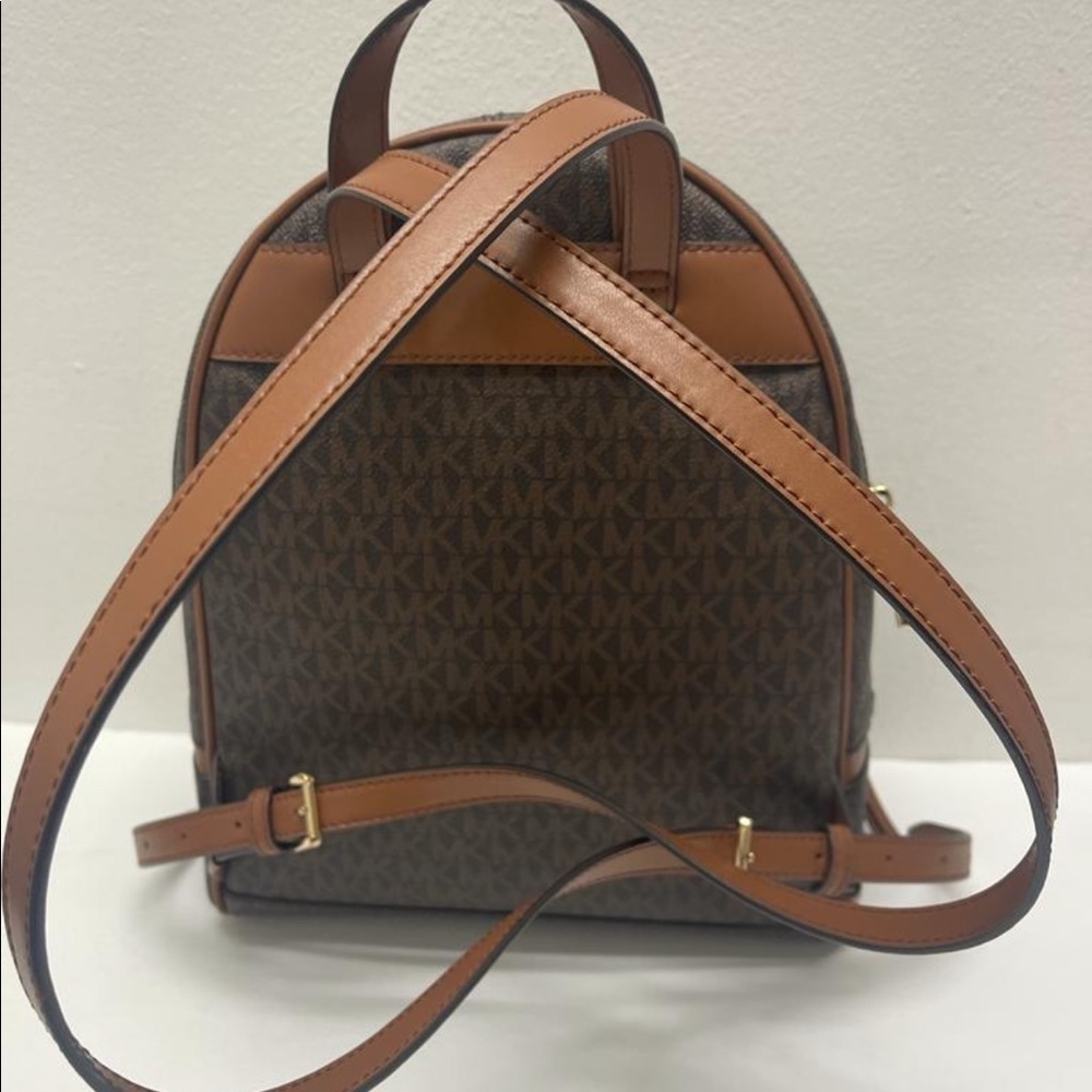 ❌SOLD❌Michael kors medium size backpack - Picture 4 of 6